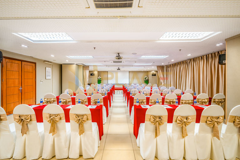 Bí quyết tổ chức sự kiện tại gia: Khi nào bạn cần đến một đội vệ sinh chuyên nghiệp?